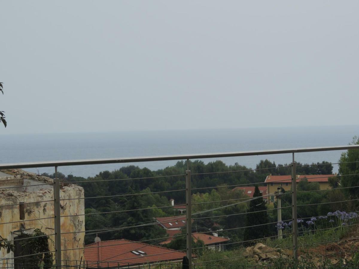 Appartamento Agriturismo Un Mare Di Fiori Ventimiglia Exterior foto